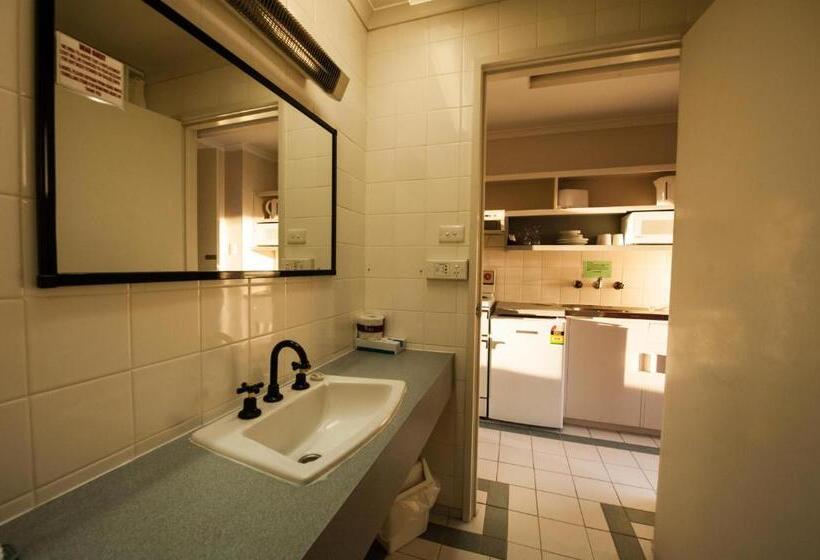 패밀리 아파트, Parklane Motel