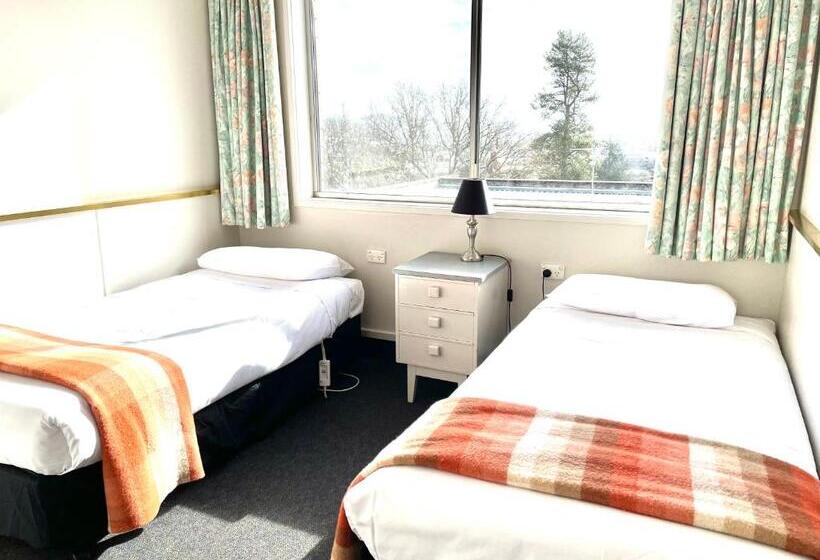 패밀리 아파트, Parklane Motel
