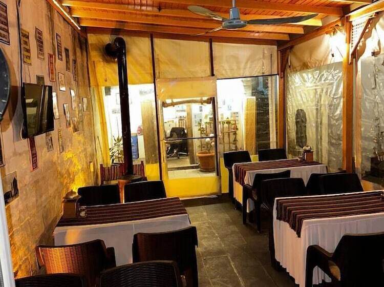 اتاق استاندارد سه نفره, Dostlar Konagi Butik Otel