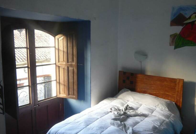 חדר סטנדרט יחיד עם מרפסת, Peruvian Hostal