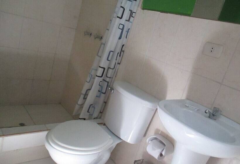 חדר סטנדרט לשלושה, Peruvian Hostal