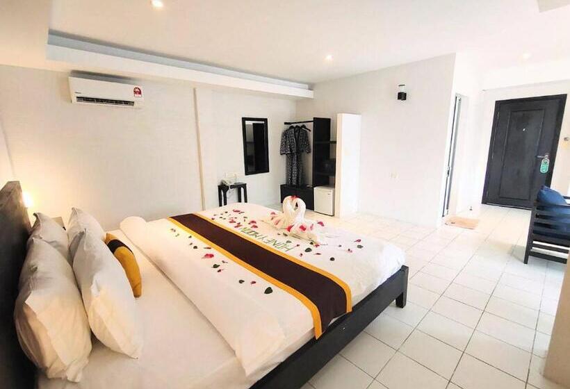 带阳台套房, Mary Beach Hotel & Resort