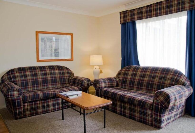 Апартаменты 3 Спальни, Baybrook Motor Inn