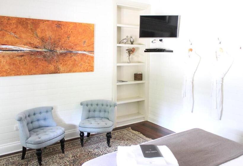 스위트, Bangalow Guesthouse