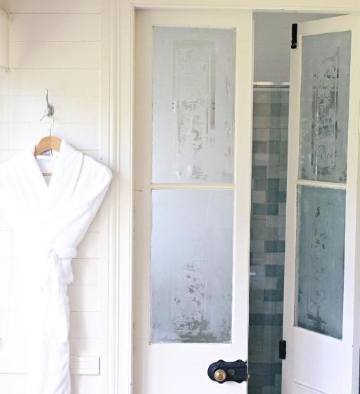 스위트, Bangalow Guesthouse