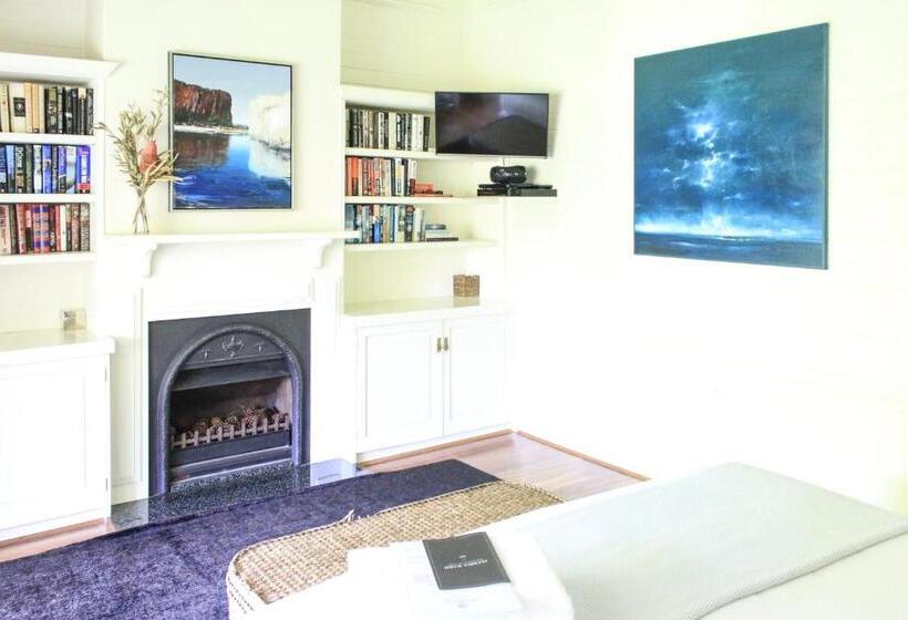 스위트, Bangalow Guesthouse