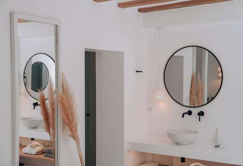 Suite with Pool, Akkadian Lgbt Boutique