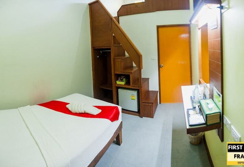 Номер Стандарт, First And Frang Hotel   Koh Phangan