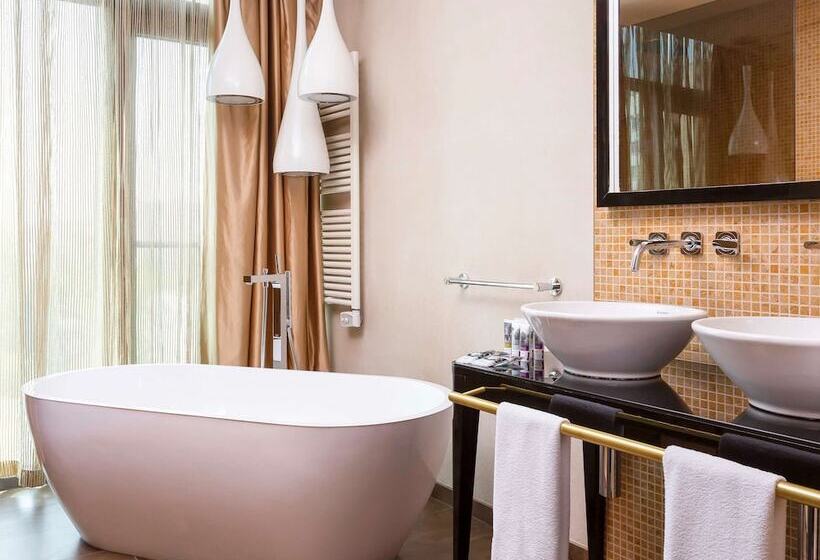 Люкс Premium 2 Спальни, Mercure Moscow Paveletskaya