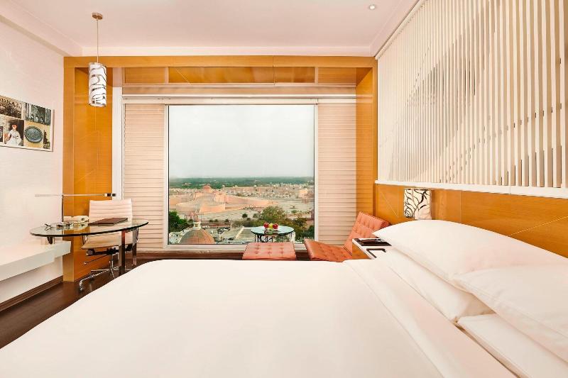 اتاق استاندارد با تخت بزرگ, Renaissance Lucknow Hotel, Gomti Nagar