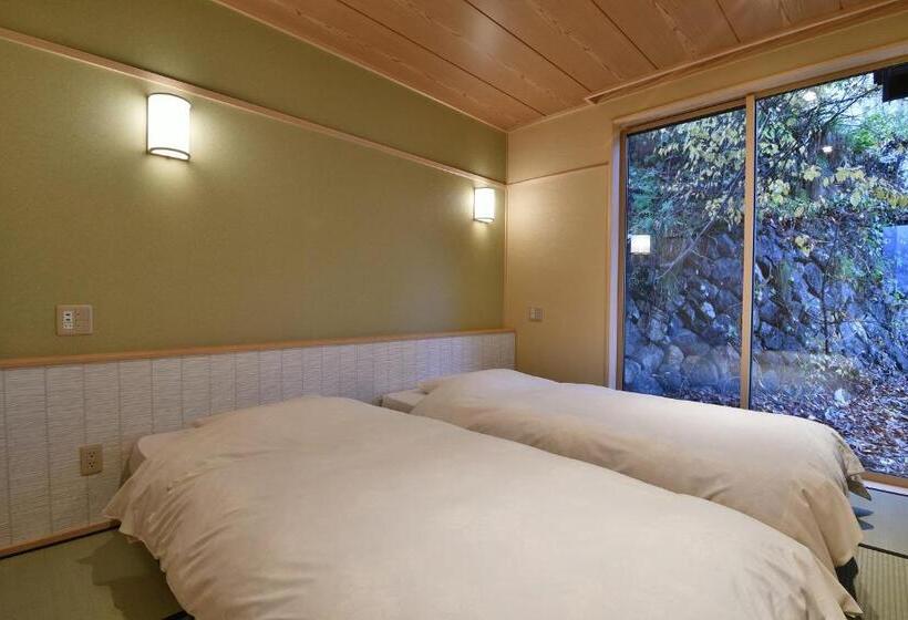 Дом 3 Спальни, Ryokan Sakaya