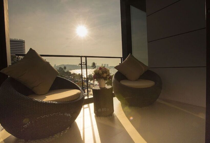 Номер Deluxe Вид на Море Боковой, Serenotel Pattaya