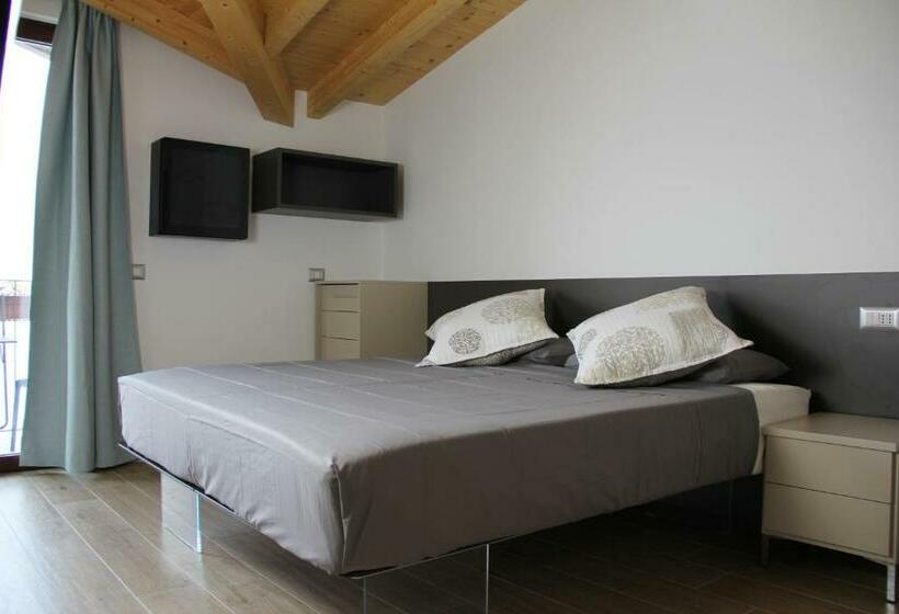 Номер Стандарт Вид на Озеро, Foresteria Lago Di Como