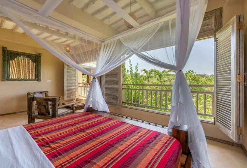 اتاق استاندارد, Tombo House