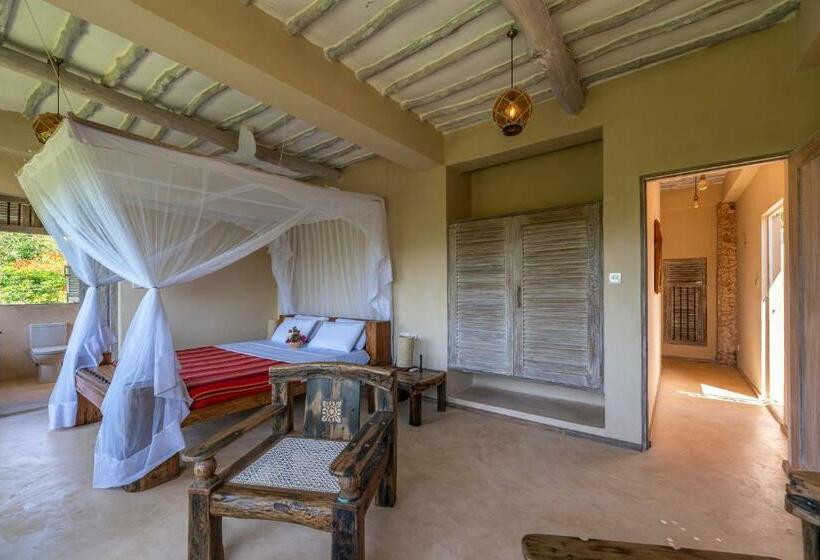 اتاق استاندارد, Tombo House