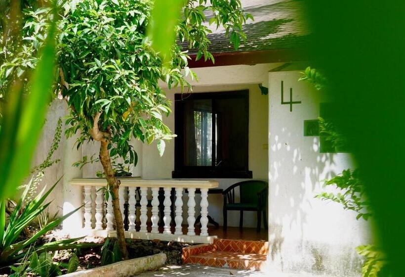 بانگلوی لوکس, Flower Garden Resort