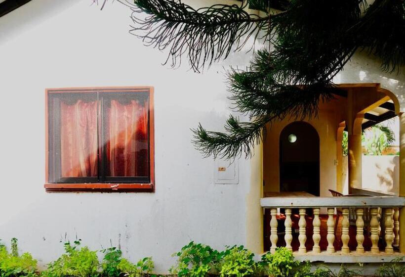 بانگلوی سوپریور, Flower Garden Resort