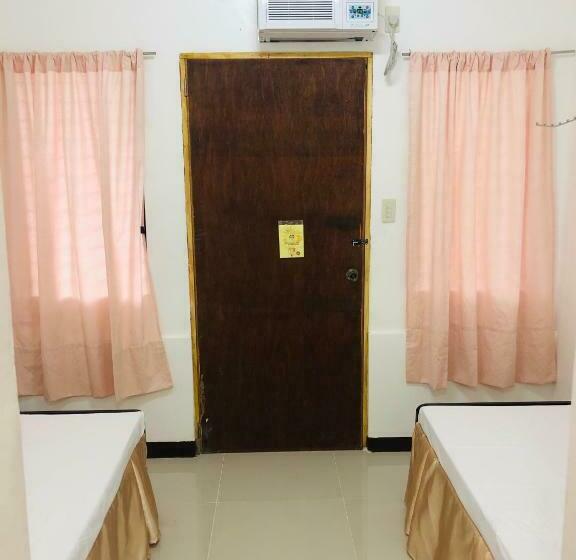 이코노미 룸, Lr Hostel And Cafe