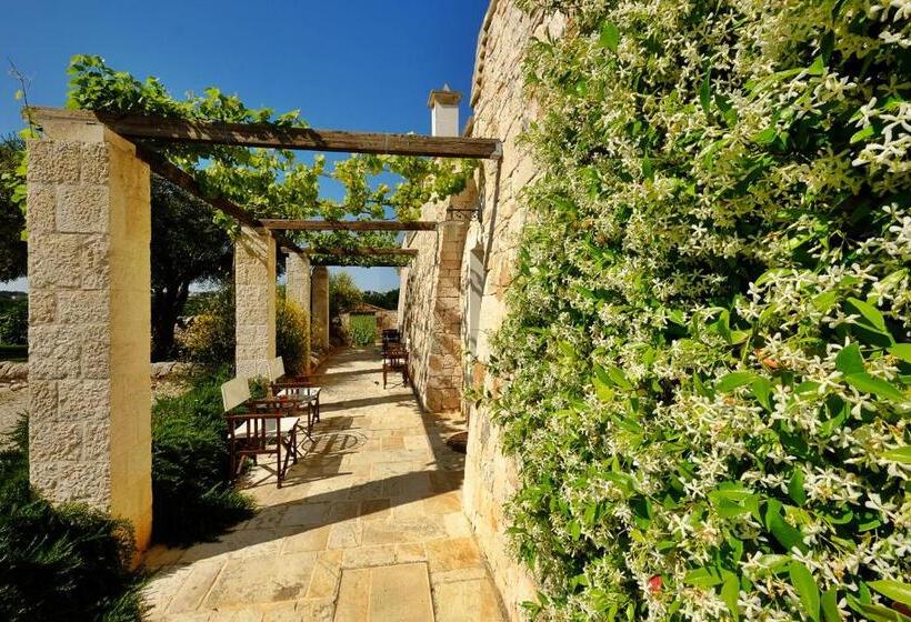 Полулюкс Повышенной Комфортности, Masseria Trulli E Vigne