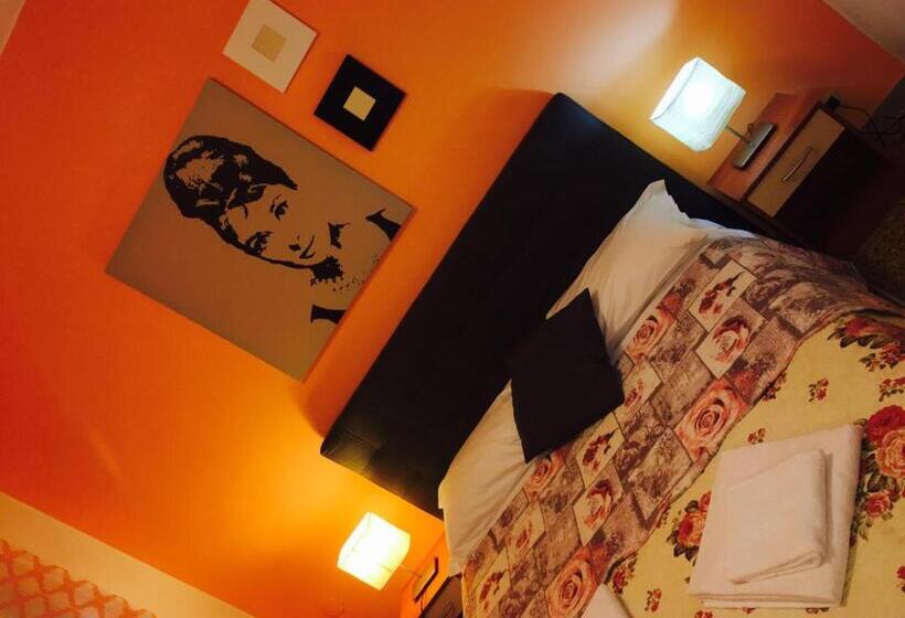اتاق استاندارد با سرویس بهداشتی مشترک, Pearl Pisa Guest House