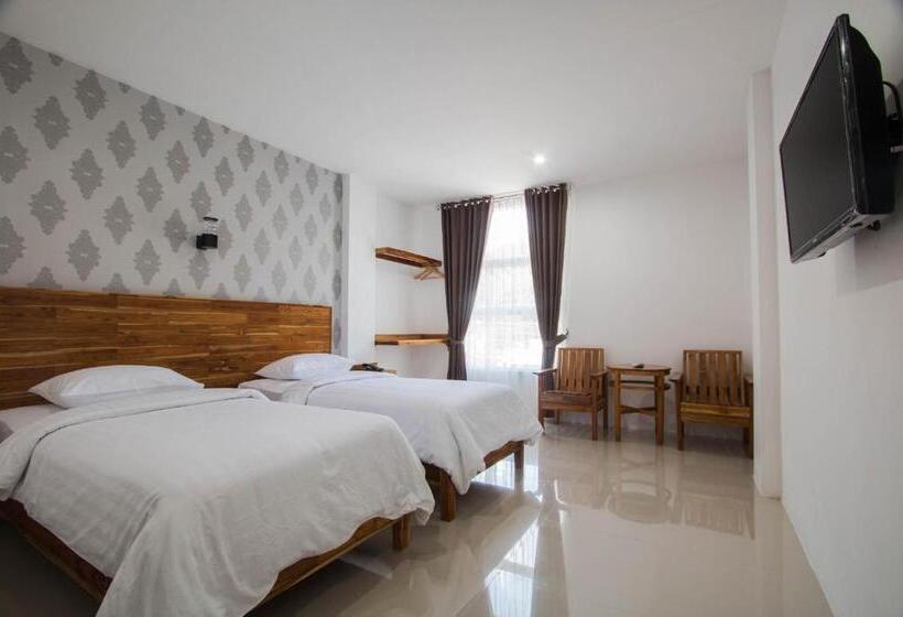 Номер Deluxe, Central Inn Senggigi