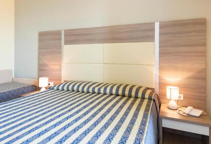 Triple Room Sea View, Columbus