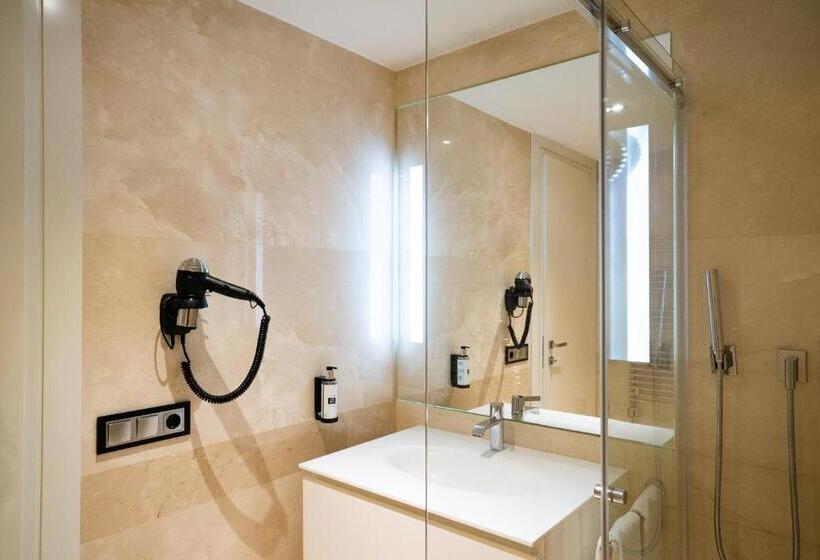 Habitación Cuádruple Clásica, Smartrental Collection Centric Ii
