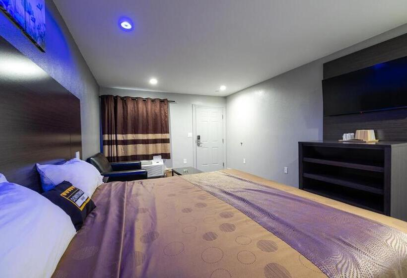 חדר סטנדרט עם מיטת קינג, Downtowner Inns   Houston Downtown & Convention Center