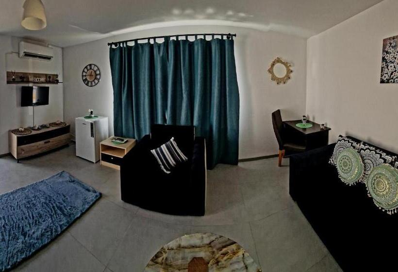 Habitació Quàdruple Deluxe, Mbi Smart Central