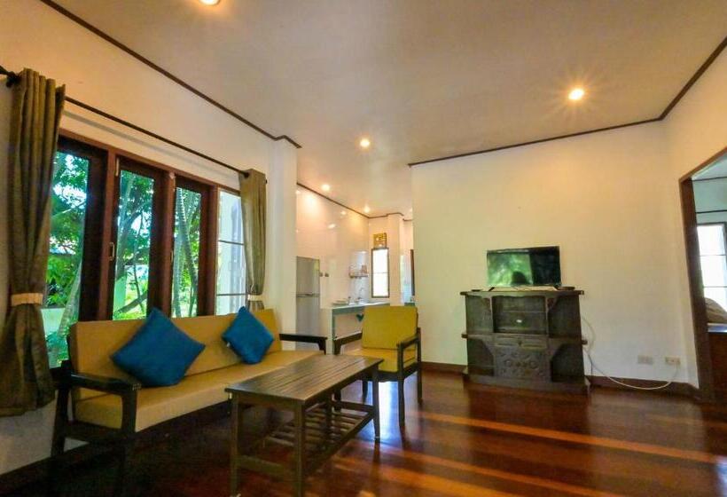 4인용 스탠다드 룸, Poowadee Resort