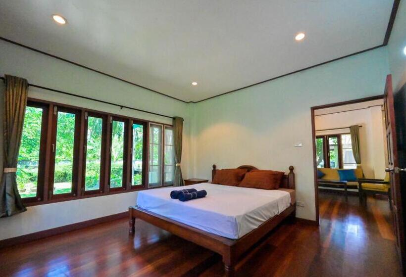 4인용 스탠다드 룸, Poowadee Resort