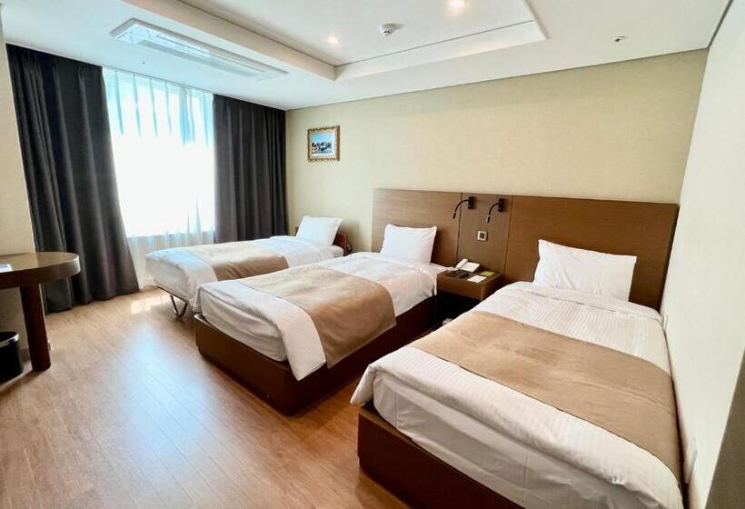 Трехместный Номер Deluxe, Crown Harbor Hotel Busan