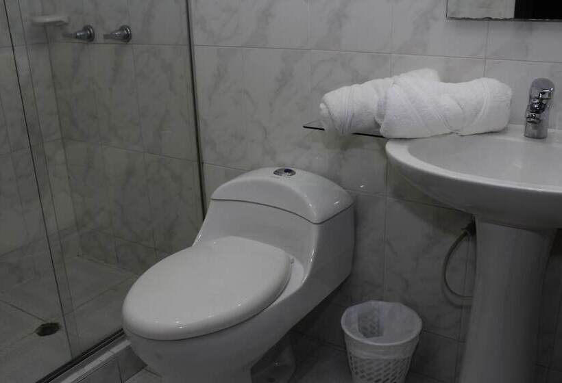 חדר סטנדרט לארבעה, Dorado Plaza Bogota