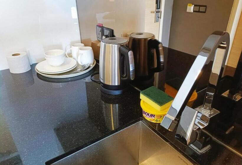 اتاق لوکس با تخت بزرگ, Noble Resort Melaka