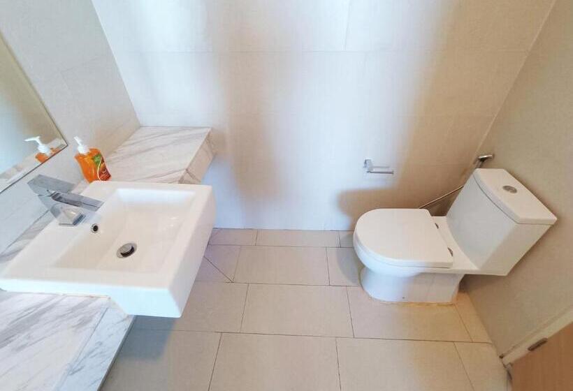 اتاق لوکس با تخت بزرگ, Noble Resort Melaka