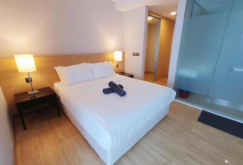 سوئیت با وان آب گرم, Noble Resort Melaka