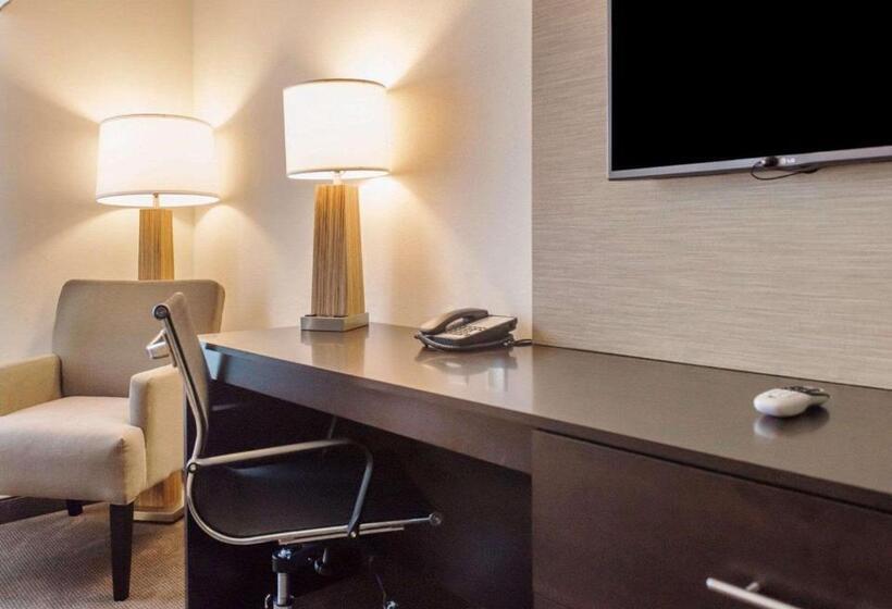 스위트 킹사이즈 침대, Sleep Inn & Suites Defuniak Springs  Crestview