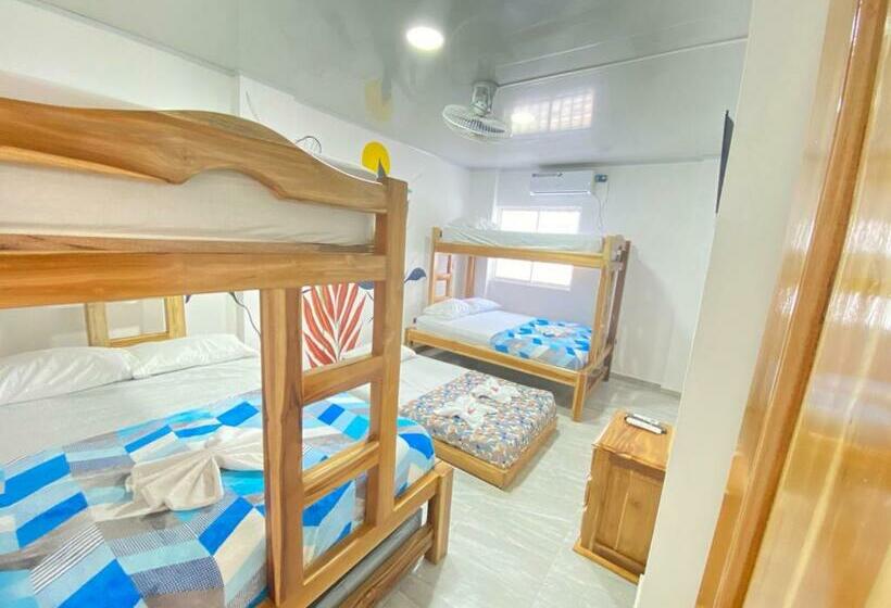 패밀리 룸, Hostal Las Flores
