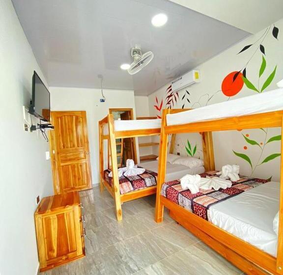 패밀리 스위트, Hostal Las Flores