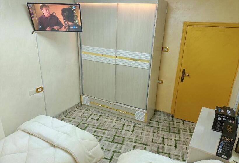 اتاق استاندارد با سرویس بهداشتی مشترک, Hostel ـ Karak Dream