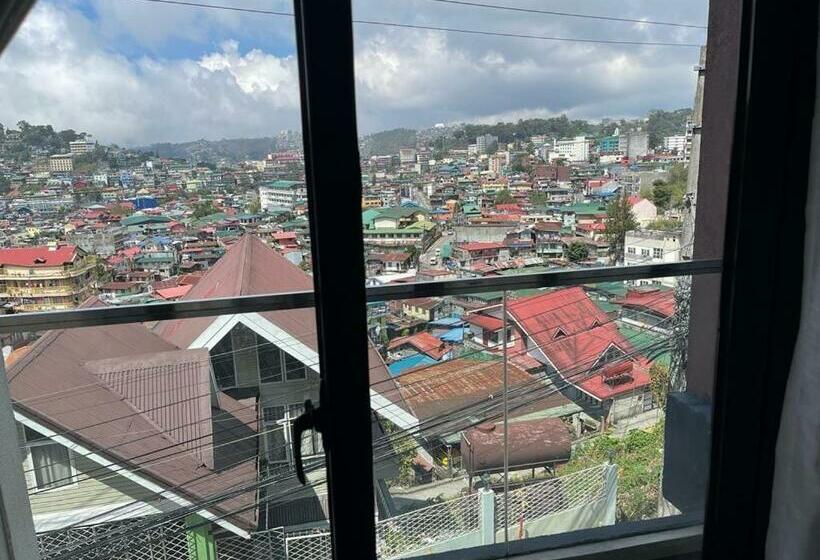 발코니가 있는 4인용 스탠다드 룸, Uphill Baguio Managed By Baguio Terra