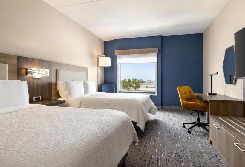 스위트, Holiday Inn Express   Strathroy, An Ihg