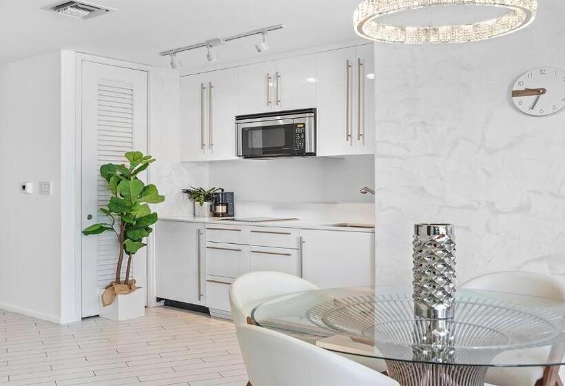 带2个卧室的公寓, Private Residence At W South Beach  811