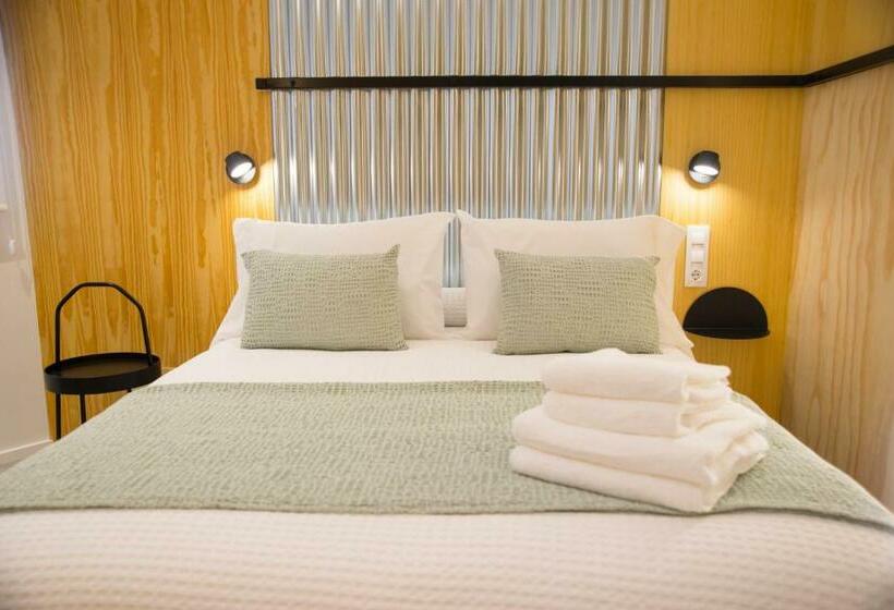 スタンダードルーム, Kalidas Hostel Suites