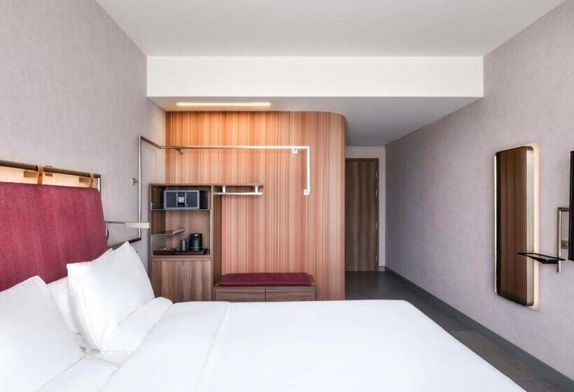 Executive Room Queen Bed, Novotel Kinshasa La Gombe