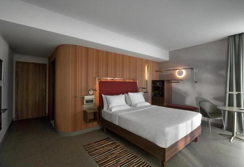 Executive Room Queen Bed, Novotel Kinshasa La Gombe