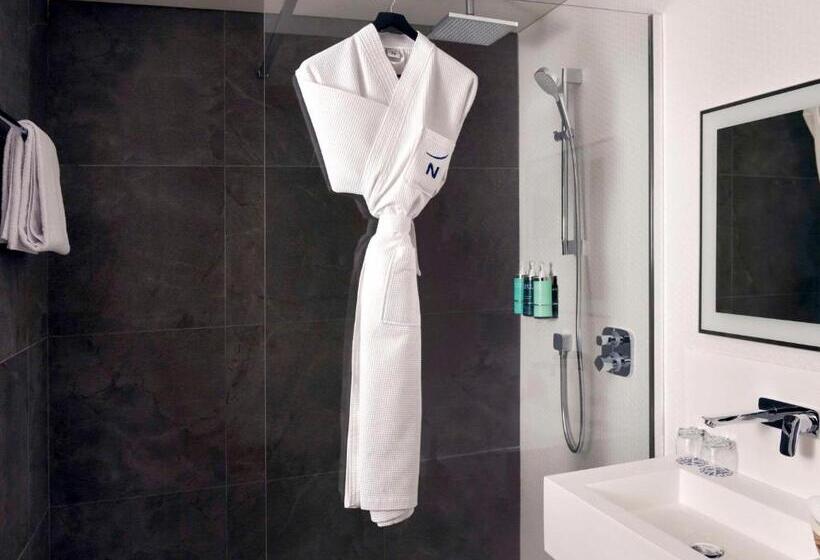 Executive Room Queen Bed, Novotel Kinshasa La Gombe