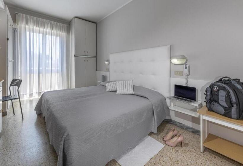 Номер Стандарт, Eliseo Riccione