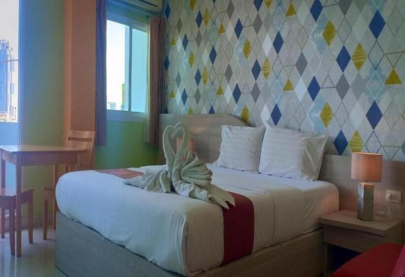Quarto Deluxe com Sacada, The Icon Place 1 @ Central Pattaya