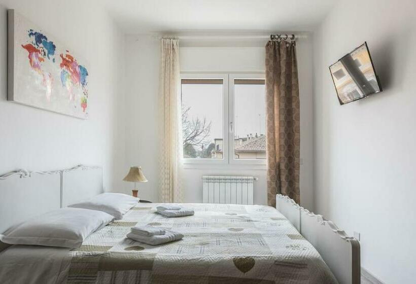 标准三人间, Pop Art House Near Venice